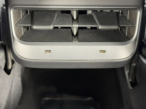 Used 2021 Tesla Model Y 2WD image 35