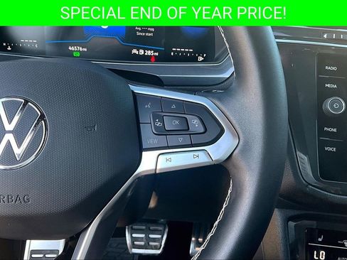 Used 2023 Volkswagen Tiguan SE R-Line image 12