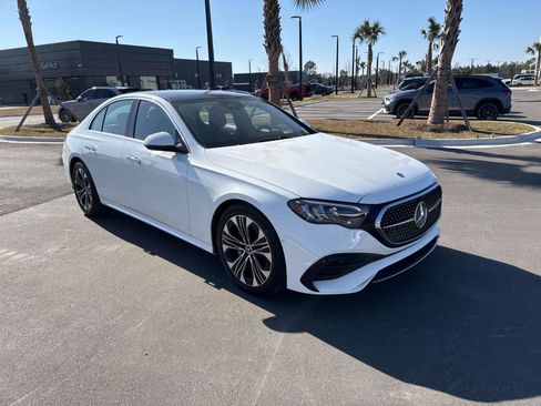 Used 2025 Mercedes-Benz E 350 4MATIC Sedan image 1