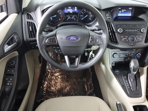 Used 2018 Ford Focus SE image 28