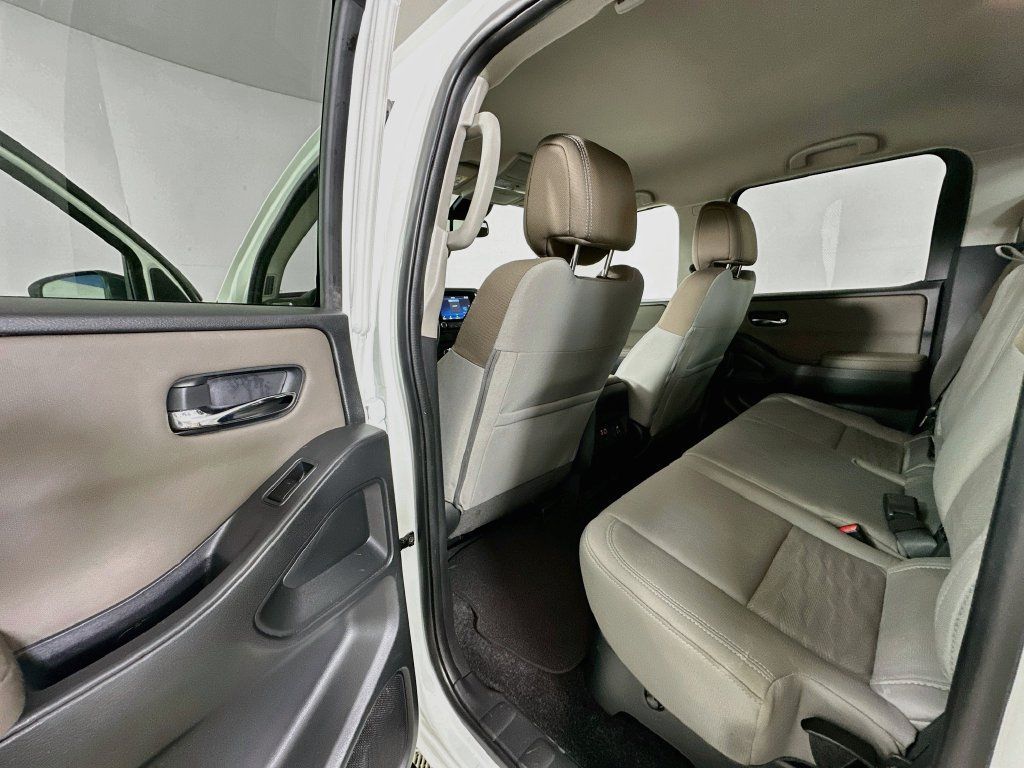 Used 2022 Nissan Frontier SV RWD image 17