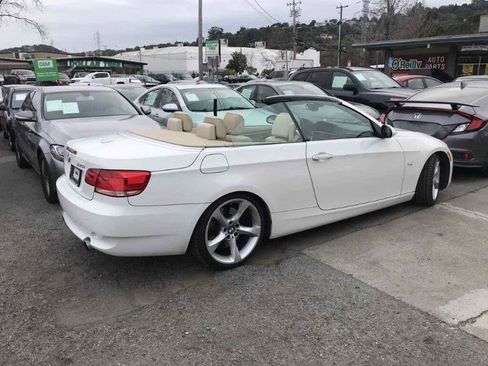 Used 2008 BMW 335i Convertible image 16