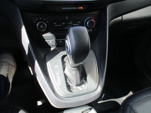 Used 2022 Ford Transit Connect XL image 17