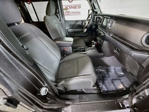 Used 2020 Jeep Wrangler Unlimited Sahara AWD/4WD image 29