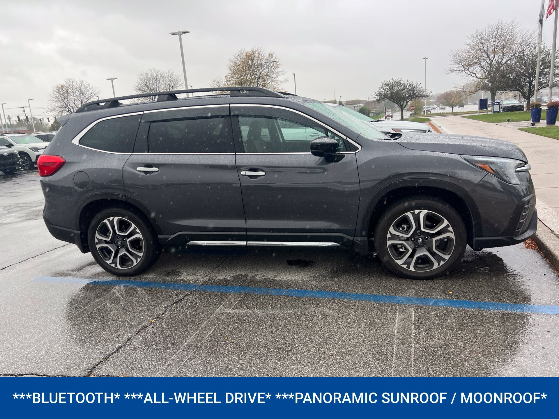 Used 2024 Subaru Ascent Touring AWD/4WD image 2