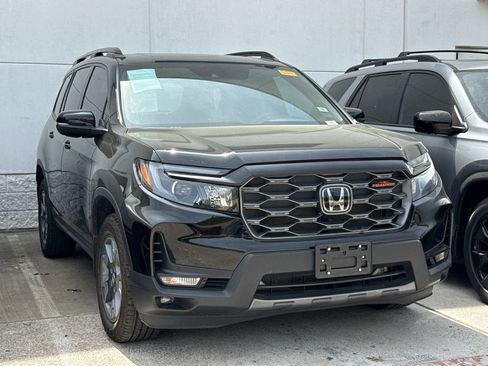 Used 2023 Honda Passport TrailSport image 3