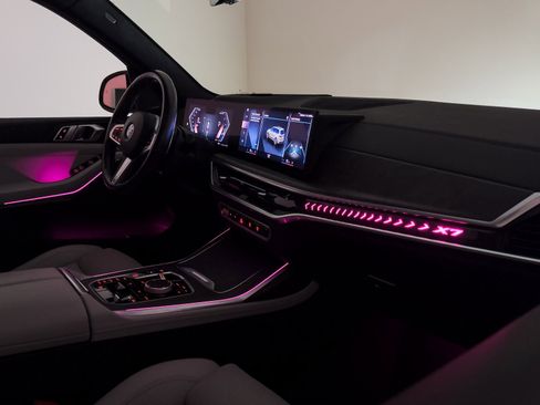 Used 2023 BMW X7 xDrive40i w/ M Sport Package image 7