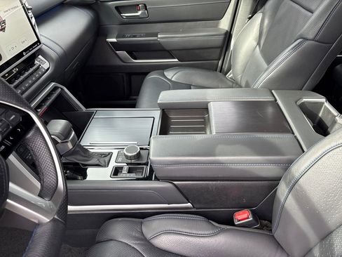 Used 2023 Toyota Sequoia Platinum image 34