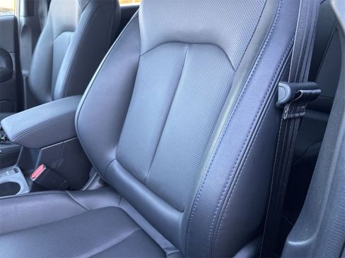 Used 2025 Subaru Forester Limited image 9