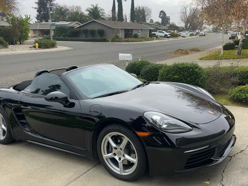 Used 2017 Porsche 718 Boxster image 5