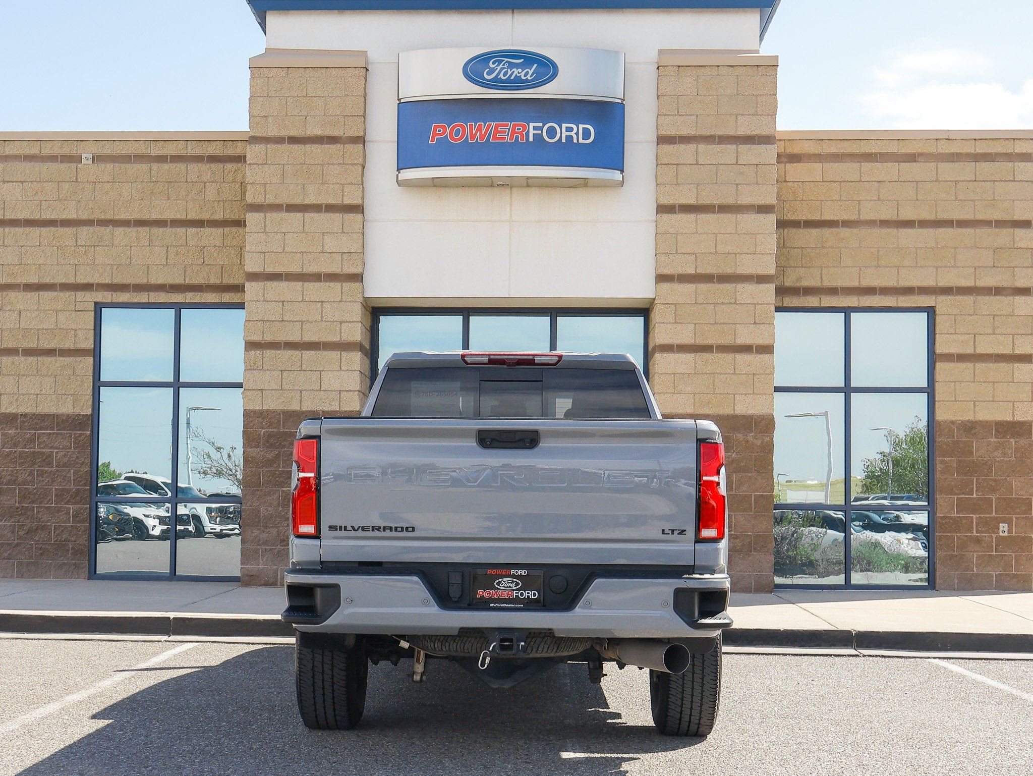 Used 2024 Chevrolet Silverado 2500 LTZ w/ LTZ Plus Package AWD/4WD image 7