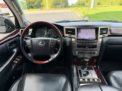 Used 2013 Lexus LX 570 4WD w/ Luxury Pkg image 15