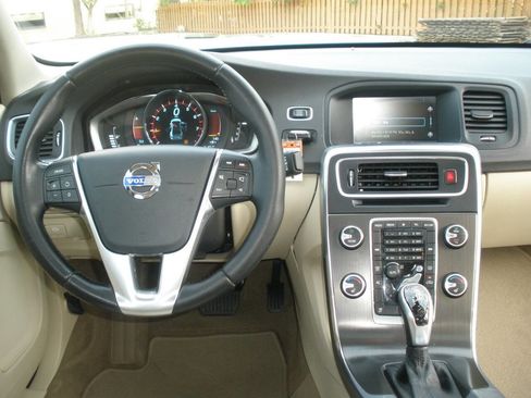 Used 2015 Volvo S60 T5 Premier image 28