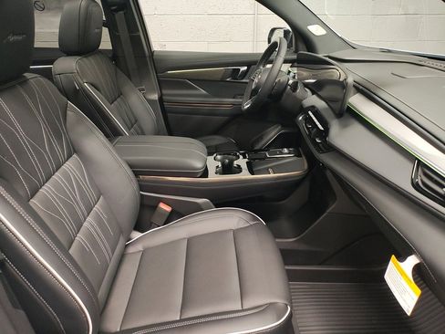 New 2026 Buick Enclave Avenir w/ Super Cruise Package image 7