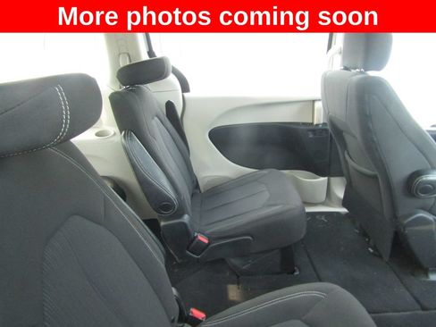 Used 2023 Chrysler Voyager LX FWD image 12
