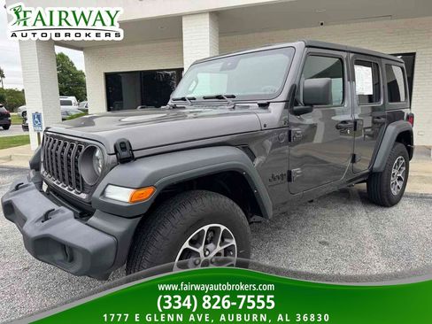 Used 2024 Jeep Wrangler Unlimited Sport AWD/4WD image 2