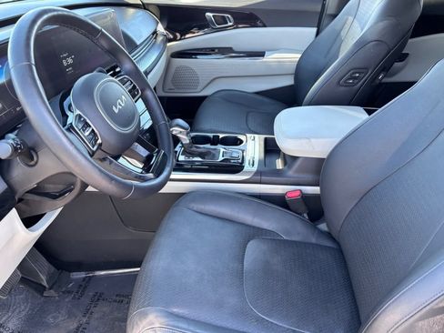 Used 2023 Kia Carnival SX Prestige FWD image 18