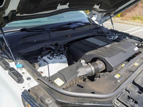 Used 2022 Land Rover Range Rover Sport SVR image 15