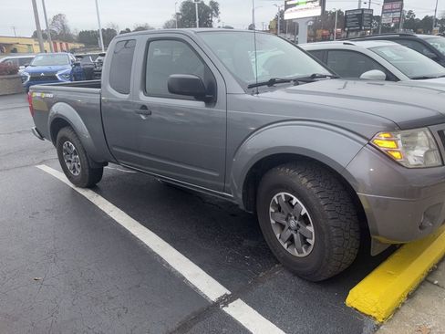 Used 2018 Nissan Frontier Desert Runner image 6
