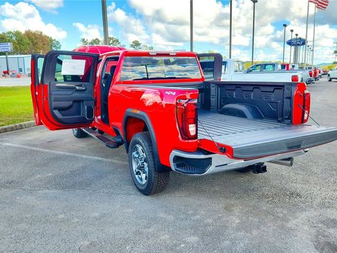 Used 2025 GMC Sierra 2500 SLE image 10