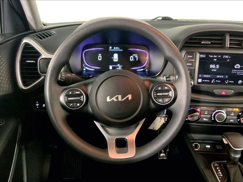 Certified 2025 Kia Soul LX w/ LX Technology Package image 5