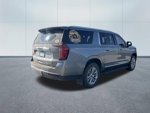 Used 2023 GMC Yukon XL SLT w/ SLT Luxury Package AWD/4WD image 2