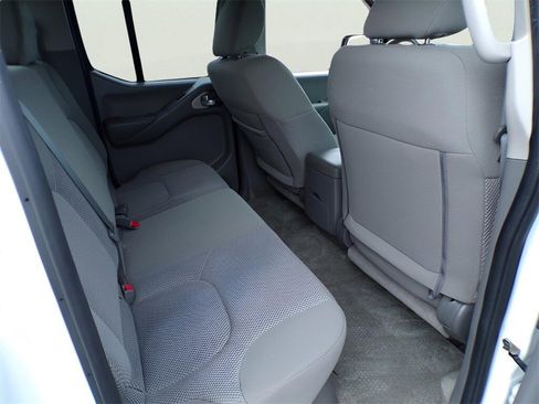 Used 2018 Nissan Frontier SV w/ Value Truck Package image 9