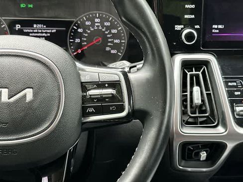 Used 2022 Kia Sorento S AWD/4WD image 9