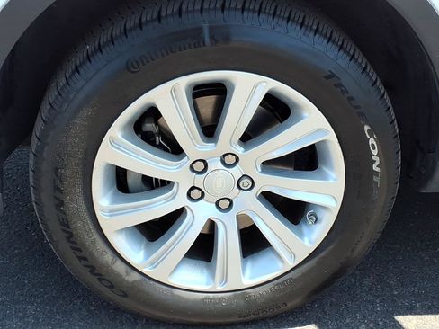 Used 2019 Land Rover Discovery Sport SE AWD/4WD image 9