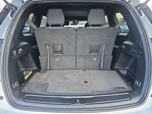 Used 2024 Jeep Grand Cherokee L Laredo w/ Trailer Tow Package image 31