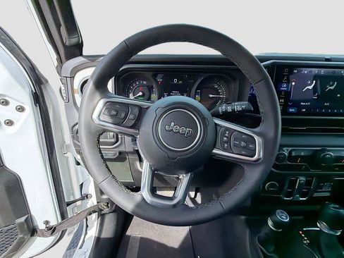 Used 2025 Jeep Wrangler Sahara 4xe image 11