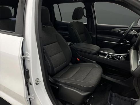 Used 2024 Chevrolet Traverse LT w/ Midnight/Sport Edition image 32