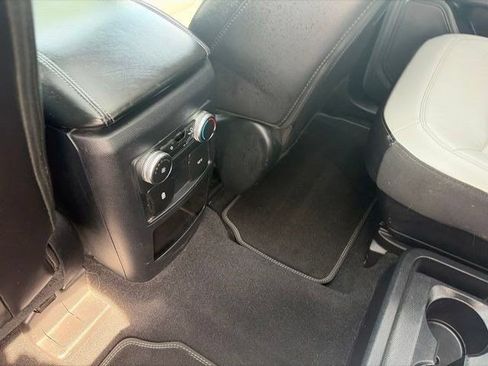 Used 2021 Ford Explorer XLT w/ Equipment Group 202A AWD/4WD image 35