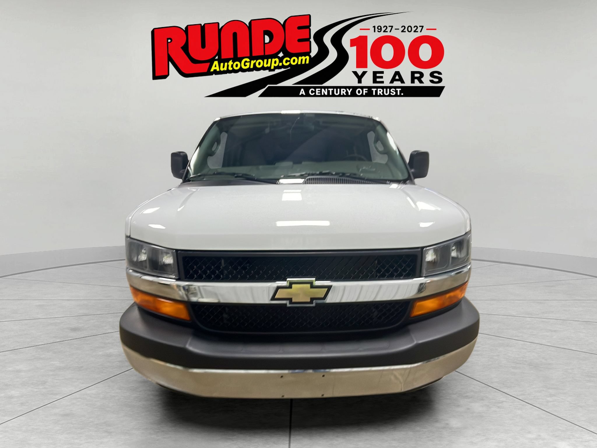 Used 2025 Chevrolet Express 3500 LT w/ LT Preferred Equipment Group RWD image 8