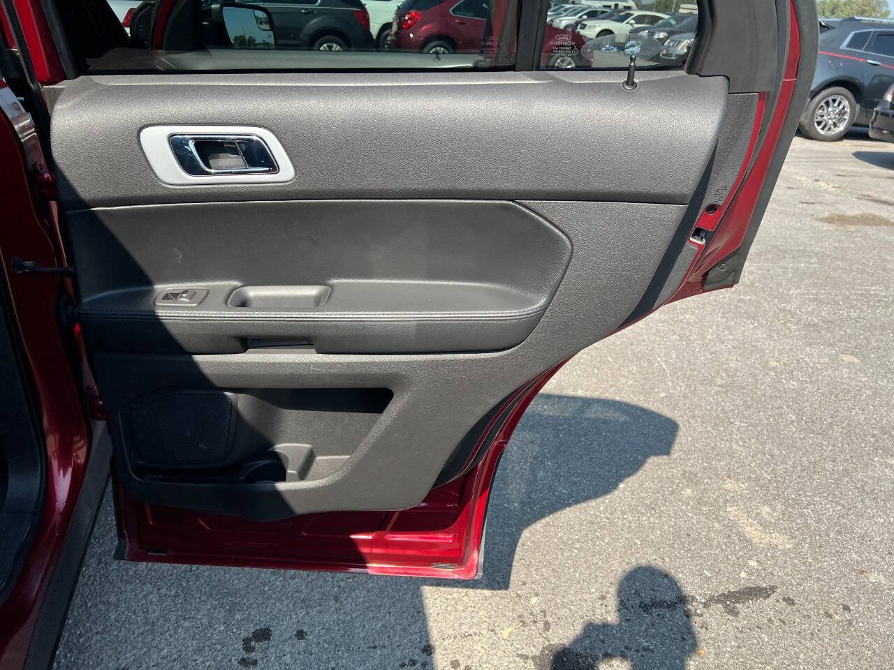 Used 2013 Ford Explorer XLT AWD/4WD image 18