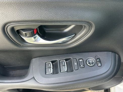Used 2023 Honda HR-V EX-L image 13