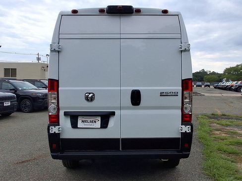 Used 2026 RAM ProMaster 2500 w/ Convenience Group FWD image 29