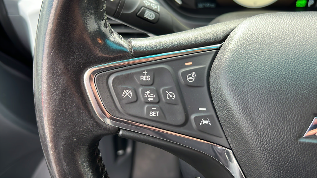 Used 2020 Chevrolet Bolt LT FWD image 16