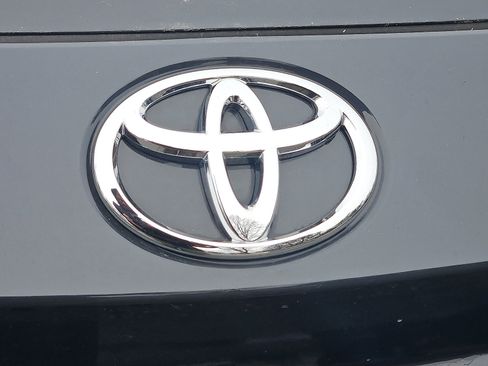 Used 2023 Toyota Corolla SE w/ Carpet Mat Package (TMS) image 12