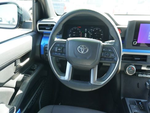 Used 2025 Toyota Tacoma TRD Off-Road AWD/4WD image 15