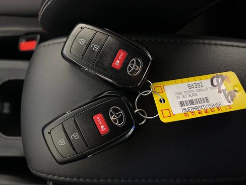 Certified 2026 Toyota Corolla Cross XLE FWD image 24
