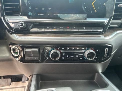 Used 2024 Chevrolet Silverado 1500 LT Trail Boss w/ Protection Package AWD/4WD image 6