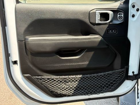 Used 2019 Jeep Wrangler Unlimited Sahara AWD/4WD image 26