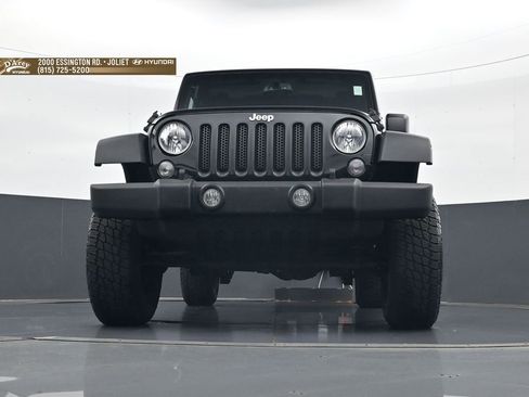 Used 2018 Jeep Wrangler Unlimited Sport S AWD/4WD image 22