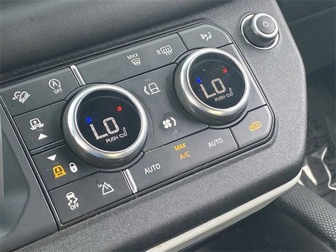 Used 2021 Land Rover Defender 110 X-Dynamic HSE image 17