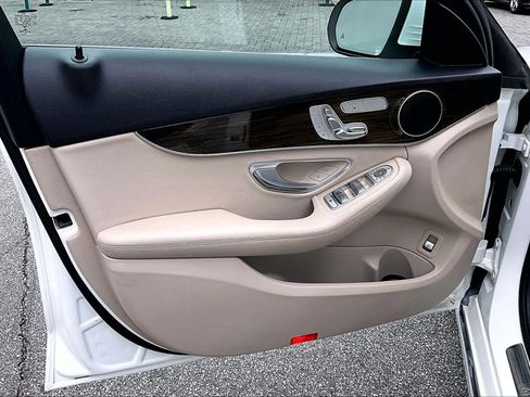 Used 2020 Mercedes-Benz C 300 Sedan image 20