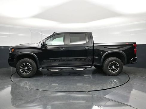 Used 2023 Chevrolet Silverado 1500 ZR2 w/ Technology Package AWD/4WD image 9