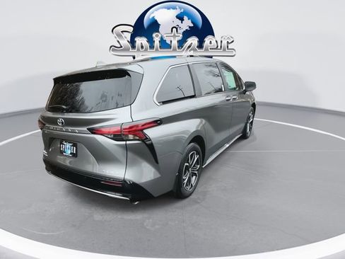 New 2026 Toyota Sienna Platinum image 9