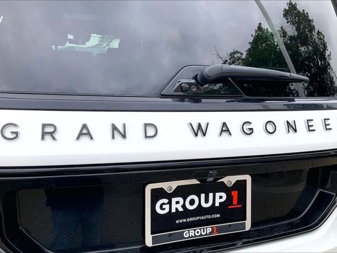 Used 2024 Jeep Grand Wagoneer L Series II w/ Quick Order Packagew 28T AWD/4WD image 32