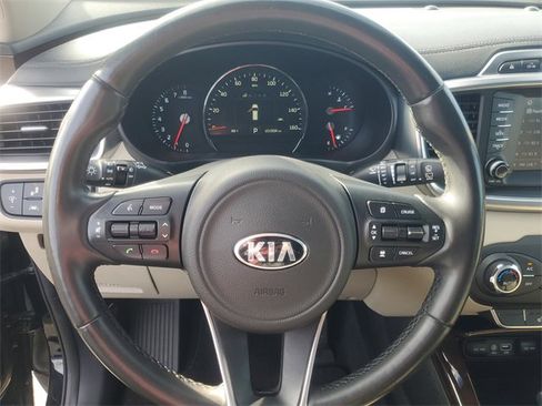 Used 2018 Kia Sorento EX w/ EX Advanced Touring Package image 18